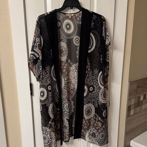 Lavish Black and Gray Swirl Kimono